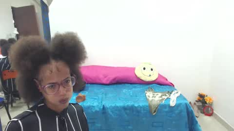 Canela online show from 12-20-24, 03:42