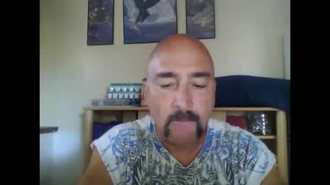 Snapshot of captaineros chatting on 10-11-25, 03:54 Captain Eros online show from 10-11-25, 03:54