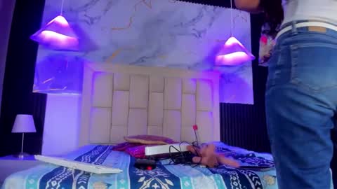 Snapshot of caraiosh_ chatting on 12-15-25, 02:21 Cara online show from 12-15-25, 02:21