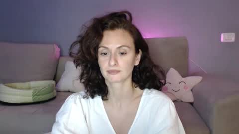 Snapshot of carakat chatting on 01-14-25, 11:27 carakat online show from 01-14-25, 11:27