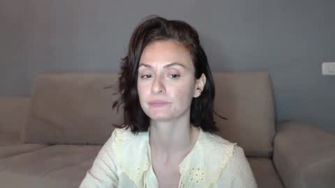 Snapshot of carakat chatting on 11-15-25, 10:04 carakat online show from 11-15-25, 10:04