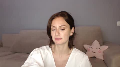 Snapshot of carakat chatting on 11-27-25, 08:33 carakat online show from 11-27-25, 08:33