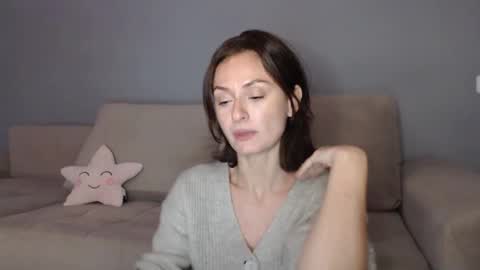 Snapshot of carakat chatting on 11-30-25, 09:19 carakat online show from 11-30-25, 09:19