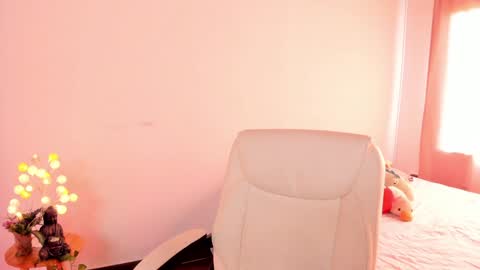 Snapshot of caramelo_xox chatting on 01-23-25, 09:50              online show from 01-23-25, 09:50