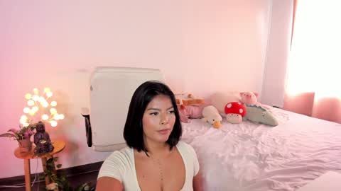Snapshot of caramelo_xox chatting on 01-28-25, 01:59              online show from 01-28-25, 01:59