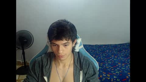 carapalida9008 online show from 10-18-25, 03:13