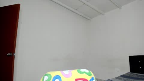 Carlos and Cristian  online show from 01-28-25, 01:08