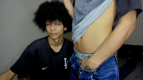 Carlos and Cristian  online show from 11-11-25, 08:42