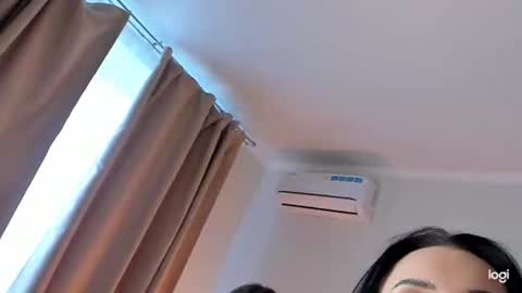 caressyourself online show from 01-04-25, 08:17