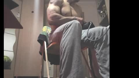 Snapshot of carin_the_body chatting on 10-16-25, 07:31 Laz online show from 10-16-25, 07:31