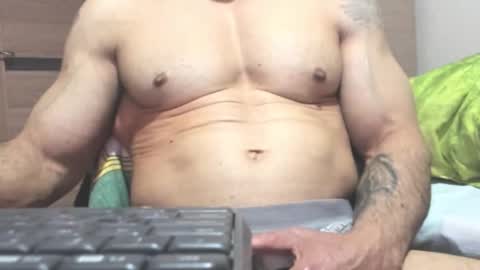 Snapshot of carin_the_body chatting on 10-22-25, 12:16 Laz online show from 10-22-25, 12:16