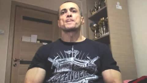 Snapshot of carin_the_body chatting on 10-29-25, 07:04 Laz online show from 10-29-25, 07:04