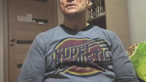 Snapshot of carin_the_body chatting on 11-04-25, 05:01 Laz online show from 11-04-25, 05:01