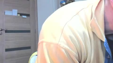 Snapshot of carin_the_body chatting on 11-08-25, 12:16 Laz online show from 11-08-25, 12:16