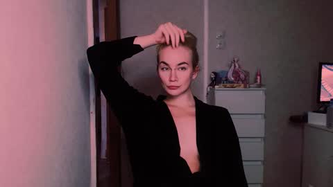 Carin online show from 10-07-25, 07:44