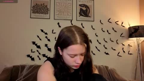 Elena online show from 10-31-25, 03:29