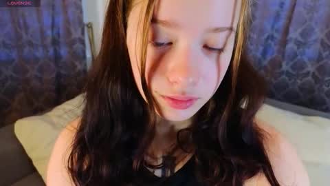 Elena online show from 11-30-25, 04:38