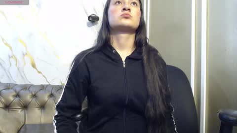 Carito online show from 11-04-25, 03:27