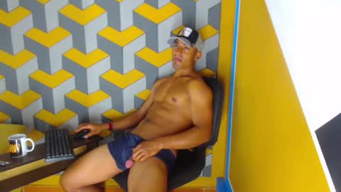 carl_jhonson1 online show from 12-11-24, 09:52