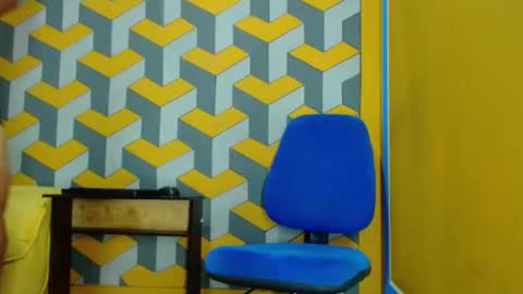 carl_jhonson1 online show from 01-04-25, 11:27