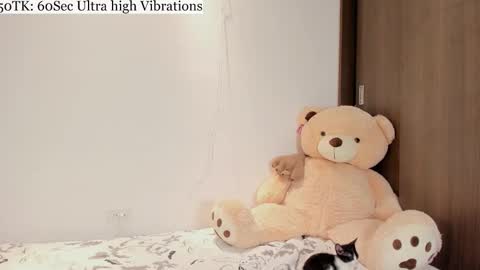 Snapshot of carla_adamss chatting on 09-30-25, 02:05 Carla online show from 09-30-25, 02:05