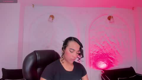 Snapshot of carlasmithx chatting on 10-30-25, 12:28 Carla online show from 10-30-25, 12:28