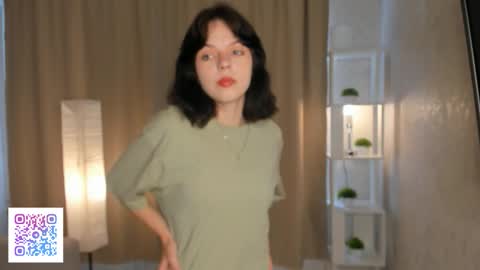 Emilia online show from 09-11-25, 04:23