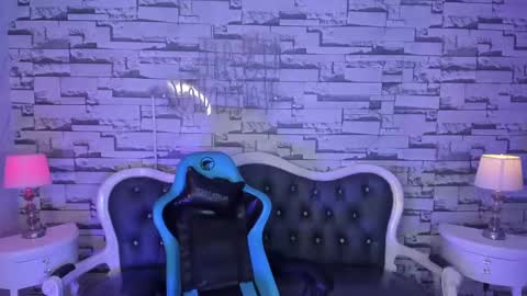 CARLYE   online show from 12-13-24, 04:00