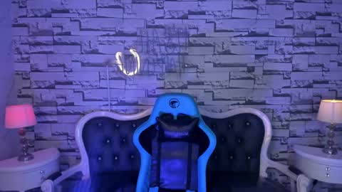 CARLYE   online show from 12-14-24, 04:01