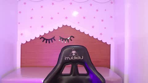 CARLYE   online show from 10-15-25, 03:06