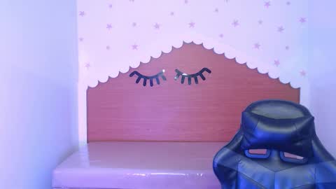 CARLYE   online show from 12-17-25, 03:12