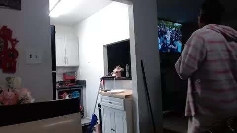 Snapshot of carliecreams chatting on 02-20-26, 01:02 Carlie online show from 02-20-26, 01:02