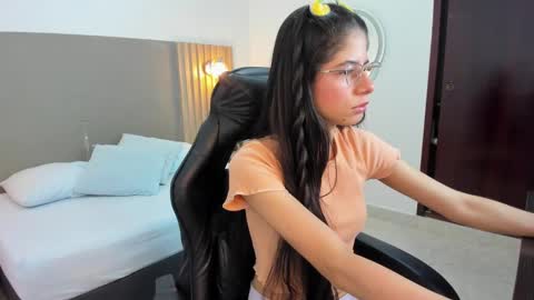 Snapshot of carlina_15 chatting on 09-20-25, 12:28 C A R L I N A online show from 09-20-25, 12:28