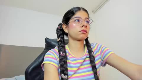 Snapshot of carlina_15 chatting on 09-23-25, 12:19 C A R L I N A online show from 09-23-25, 12:19