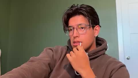 carlosjosecb2 online show from 12-01-25, 04:23