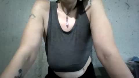 Carly Smiles online show from 01-04-25, 03:28