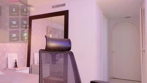 caro_adams1 online show from 02-11-26, 11:04