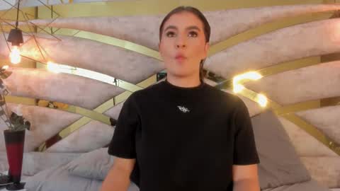 caro_giraldo_ online show from 10-21-25, 11:44