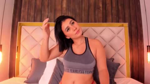 caro_giraldo_ online show from 11-27-25, 12:07