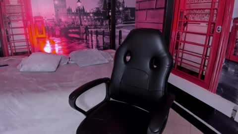 Snapshot of caro_sexyhot chatting on 11-15-25, 01:47 carolina online show from 11-15-25, 01:47