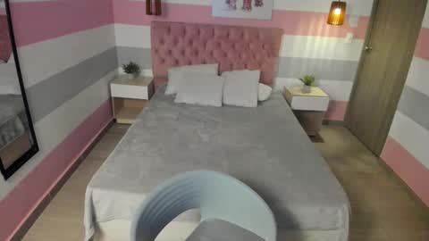 Snapshot of carol_pinter chatting on 01-31-25, 02:07 Carol online show from 01-31-25, 02:07