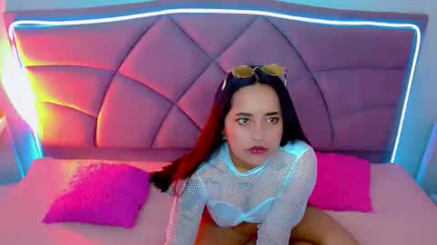 Carolaine01 online show from 11-13-25, 03:00