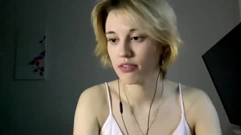 Snapshot of carolcaci chatting on 11-15-25, 09:06 Call me Carol online show from 11-15-25, 09:06