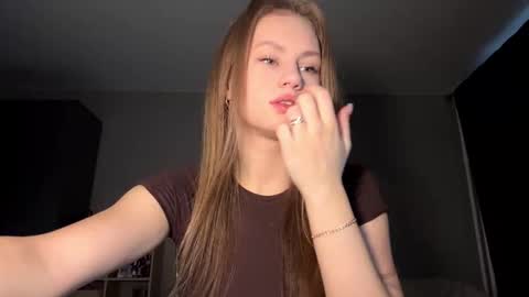 Snapshot of carolecronan chatting on 12-22-25, 08:11 Lisa online show from 12-22-25, 08:11