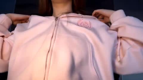 Snapshot of carolecronan chatting on 02-02-26, 06:12 Lisa online show from 02-02-26, 06:12