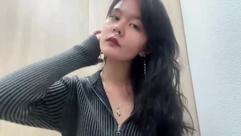 Kim online show from 11-10-25, 01:10