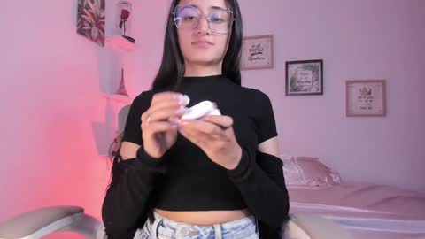 Caroline online show from 02-07-25, 08:42