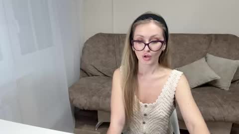 Carolin online show from 11-17-25, 10:10