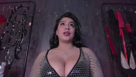 Snapshot of carolinaarias_ chatting on 10-12-25, 06:29 carolina online show from 10-12-25, 06:29