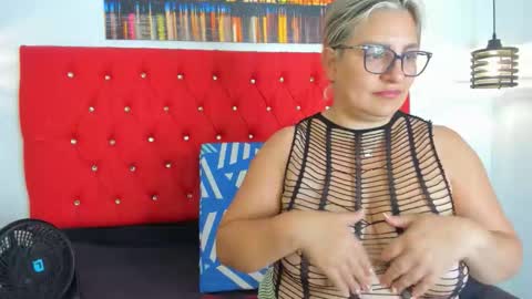 Carolina online show from 10-15-25, 05:24